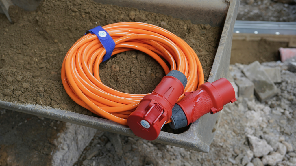 ETF CEE-Verlängerungskabel Baustellen-Kabel Baustellen Schuko-Verlängerungen Verlängerungskabel Werkstatt-Kabel Verlängerungskabel  Industrie-Verlängerungskabel CEE-Stecker CEE-Kupplung robustes Verlängerungskabel hochwertige Verarbeitung Kabel sichere Stromversorgung leistungsstarke Stromversorgung verlängerungskabel 2 50 Meter CEE Kabel kaufen CEE Kabel Langlebigkeit Zuverlässigkeit Qualität Campingkabel Caravan-Adapter Wandverteiler Lieferung